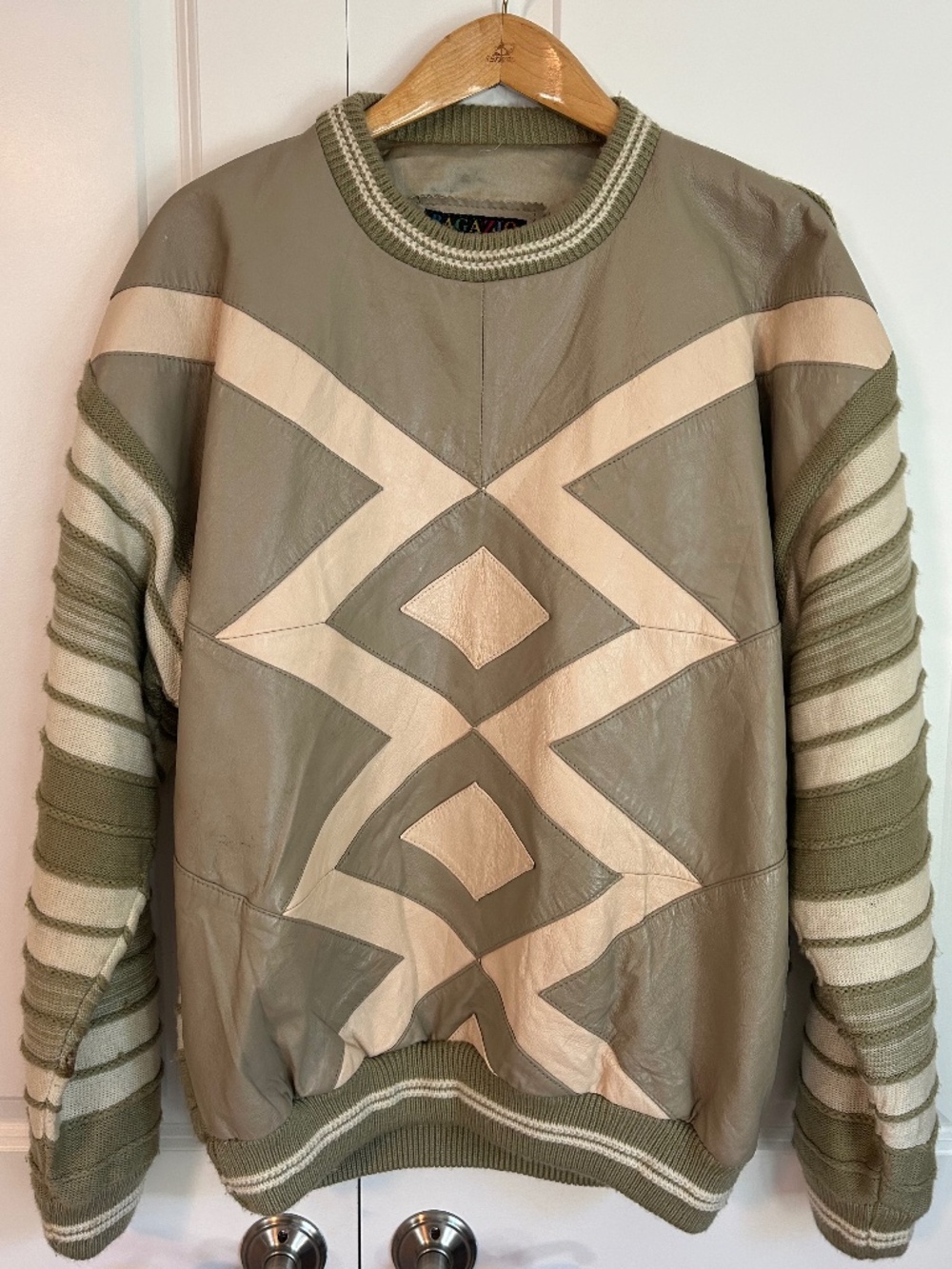 Bagazio vintage leather front sweater green ivory graphic design sz Medium